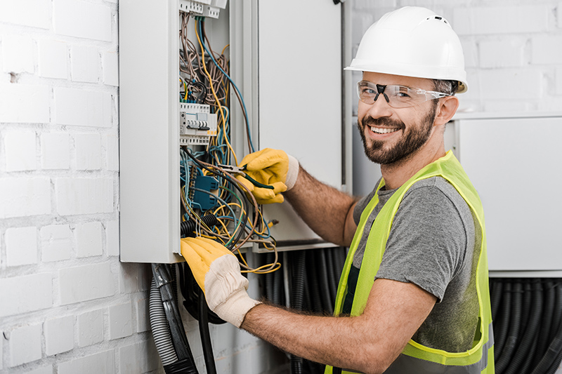 Local Electricians Near Me in Telford Shropshire - Electrician Telford Call  01952 794 307